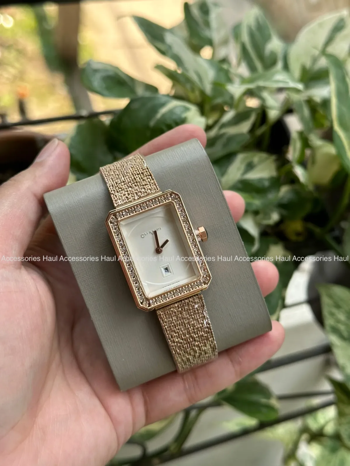 High-Quality Watch CH – 1001