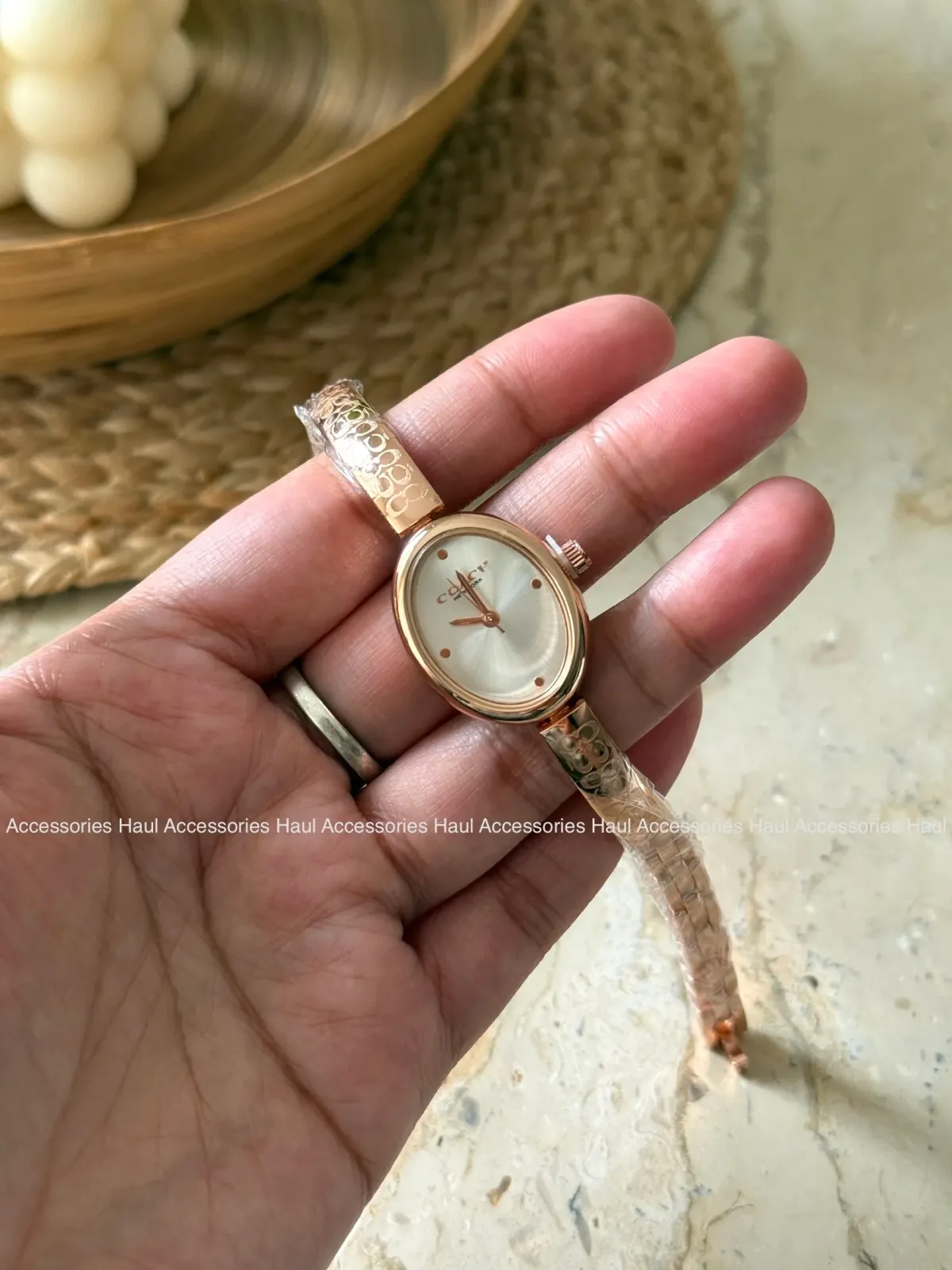 High-Quality Watch CH – 1007