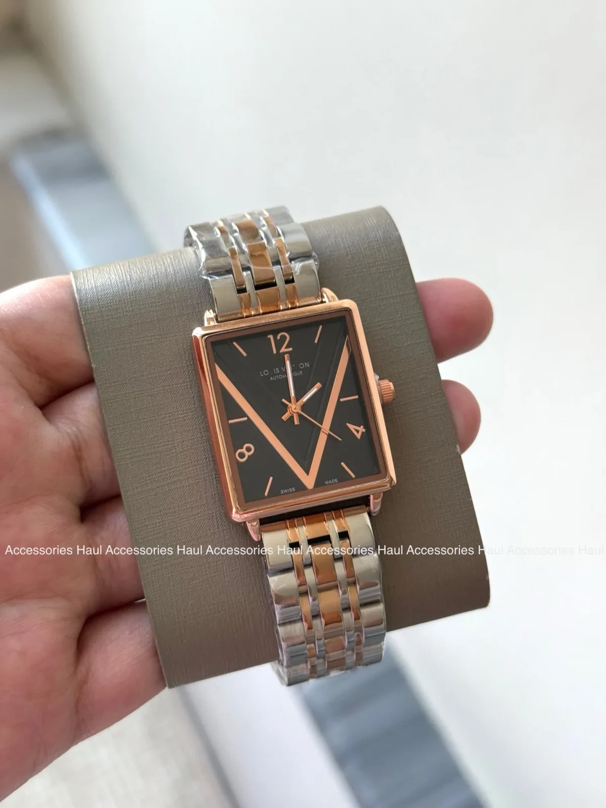 Premium-Quality Watch LV – 1001