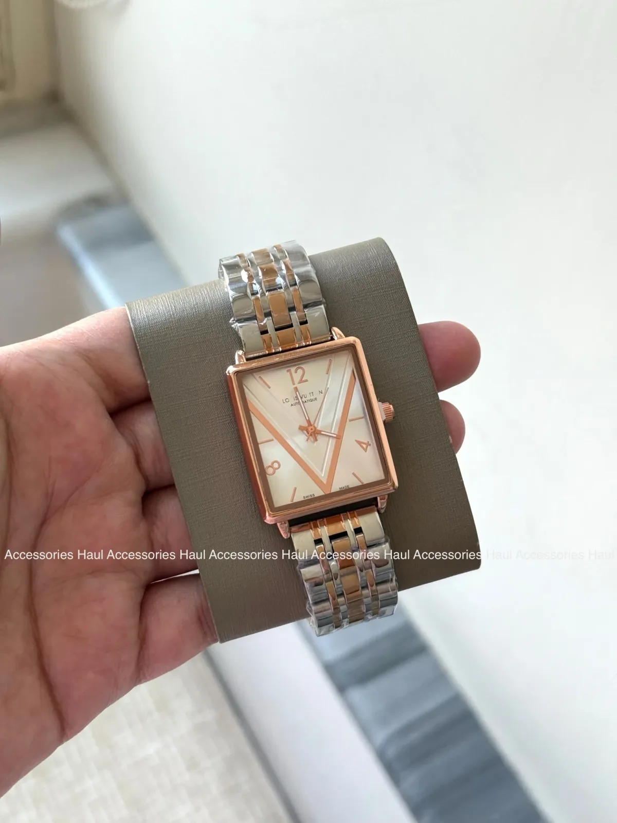 Premium-Quality Watch LV – 1002