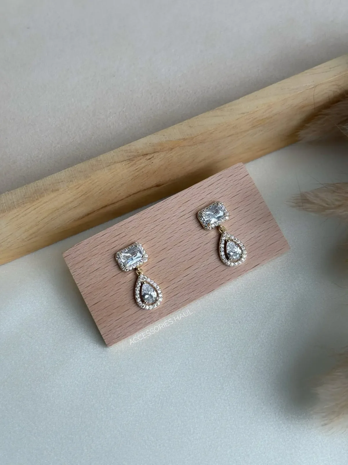Zircon Earring – 008