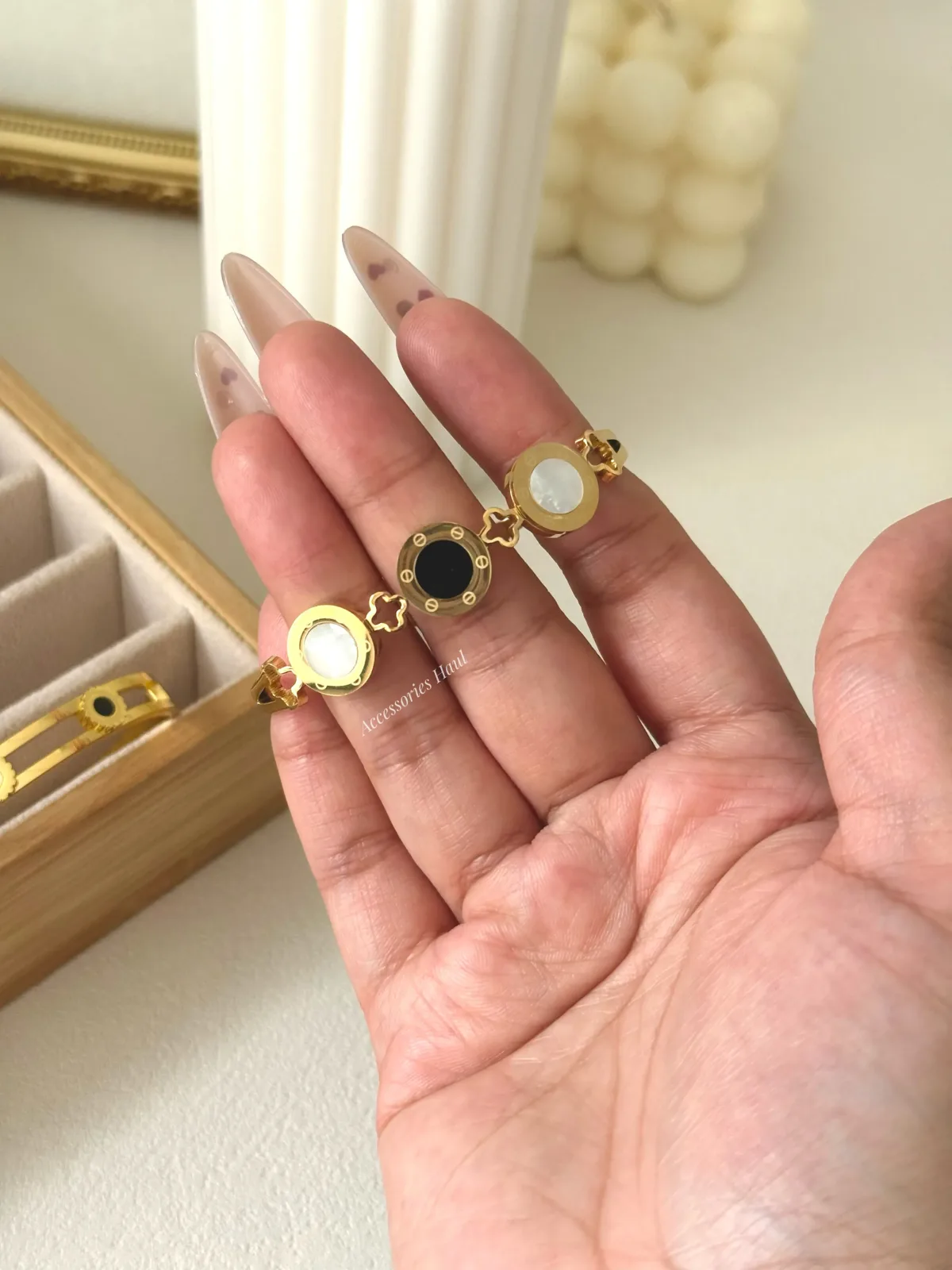 3052 Bangle