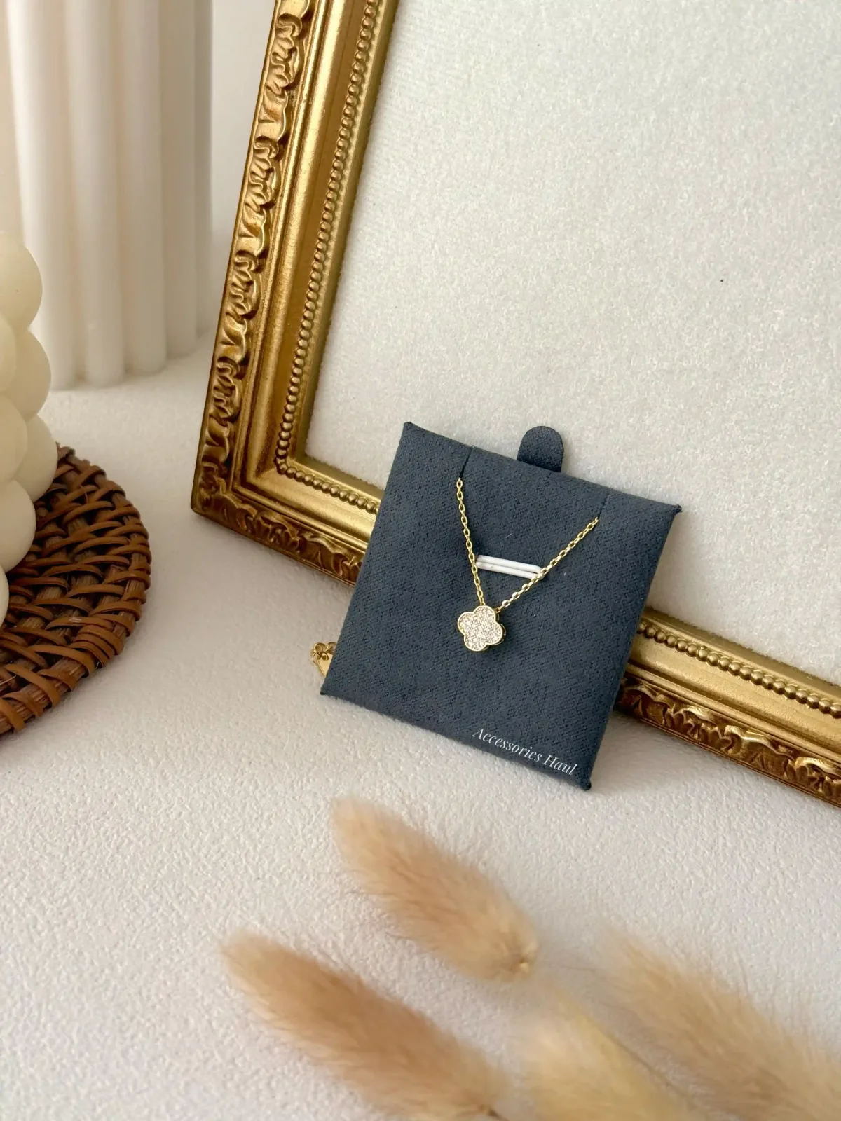 Clover Necklace 03